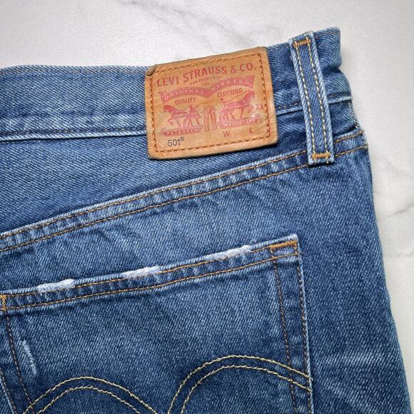 Levi's 501 Original Fit High Rise Women's Shorts Size 32 Distressed Button Fly - Picture 11 of 12